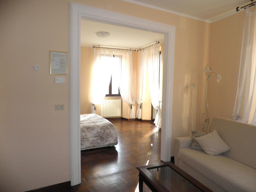 Piazza Degli Angeli Assis Quarto foto