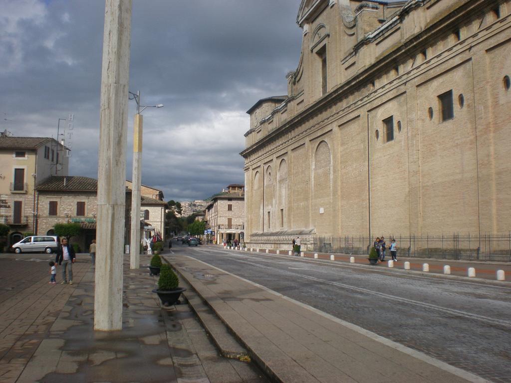 Piazza Degli Angeli Assis Exterior foto