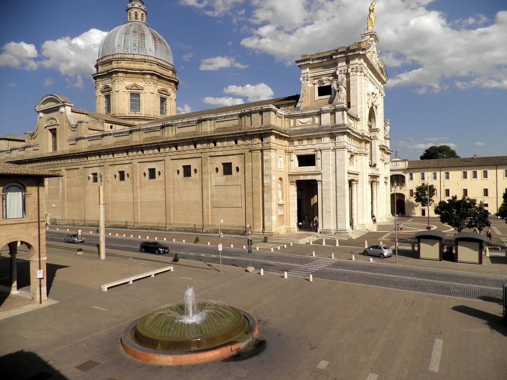 Piazza Degli Angeli Assis Exterior foto